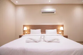 Towlan Jaber - Room
