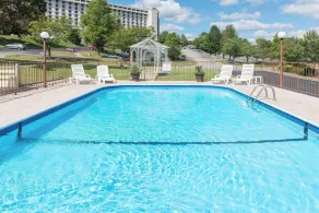 Super 8 by Wyndham Branson Andy Williams Theatre - Piscine