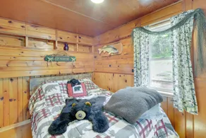 Pet-Friendly Waterfront Minong Cabin with Fire Pit - Rom