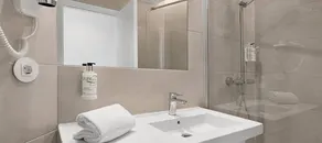 B&B HOTEL Benidorm Finestrat - Bathroom