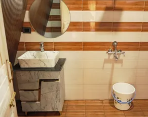 Cabana Riverside Resort - Kainchi Dham - Bathroom