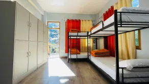 Madpackers Jibhi - Hostel - Camera