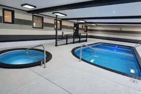 Super 8 by Wyndham Salina I-70 - Piscine
