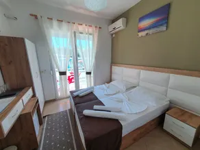 Brian Hotel - Room