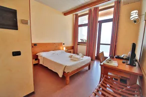 Pràcatinat Hotel & Restaurant - Habitación