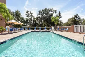 Hampton Inn & Suites Deland - Piscine