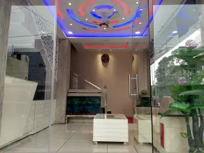 Hotel Reyansh - Réception