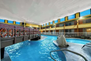 Clarion Inn and Suites Convention Center Kearney - Piscine