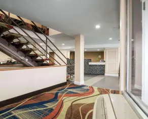 Rodeway Inn Syracuse Carrier Circle - Hall