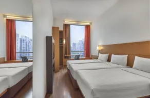 Ibis Singapore Novena - Room