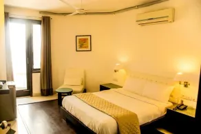 Hotel IP Swarn near Anand Vihar Vaishali Ghaziabad - Room