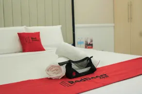 RedDoorz Premium @ Wireless Mandaue Cebu - Room