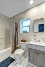 4145 By The Sea Inn & Suites - Salle de bain