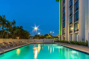 Holiday Inn Miami International Airport by IHG - Piscine