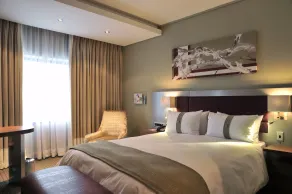 Holiday Inn Johannesburg-Rosebank by IHG - Room