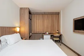 Slim Hotel Curitiba Av das Torres - Room