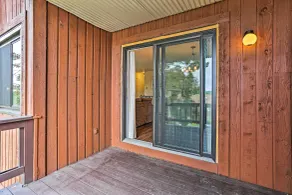 Vernon Condo w/ Deck, Near Appalachian Trail! - Interior
