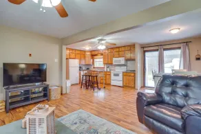 Shell Knob Home w/ Fire Pit, Near Table Rock Lake! - Interiør