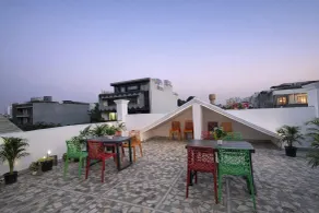 Fabhotel Royal Spark Inn - Restaurant