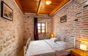 Awesome Home In Lisane Tinjske - Room