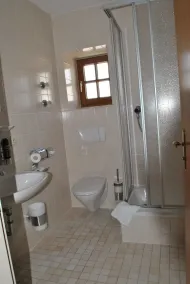 Gasthaus Kampenwand - Bathroom
