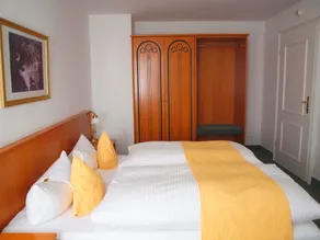 Hotel & Restaurant Bellevue Schmölln - Værelse