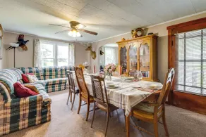 Pet-friendly Smithmill Retreat w/ Yard! - Interiör