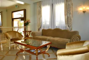 Hotel Carlton Capri - Coin salon dans le hall