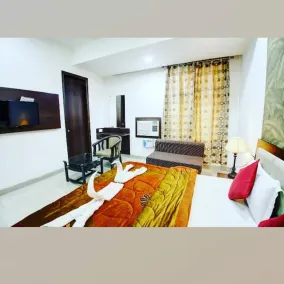 Goroomgo Popular Amritsar - Room