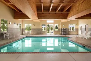 Hampton Inn & Suites Rogers - Piscine