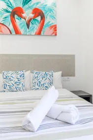 AYZ Silvela - Auto check-in property - Rum
