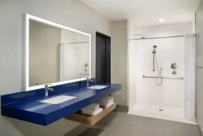 GLō Best Western Tulsa-Catoosa East Route 66 - Bathroom