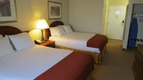 Baymont Inn & Suites by Wyndham Holbrook - Room