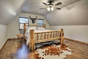 Luxury Cabin w/ Pond, Working Ranch Near Nevada - Interior