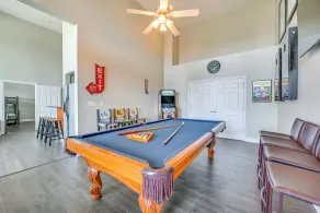 Lake Cumberland Home w/ Hot Tub & Game Room - Interiör