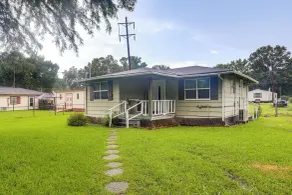 14 Mi to Downtown Baton Rouge: Plaquemine Retreat - Interior