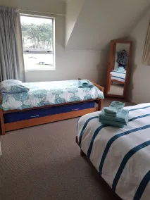 Tahunanui Beach Holiday Home - Zimmer