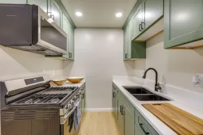 1 Mi to Llumc! Loma Linda Home w/ Shared Patio - Intérieur