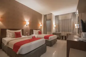 RedDoorz Premium near Paris Van Java Mall - Room