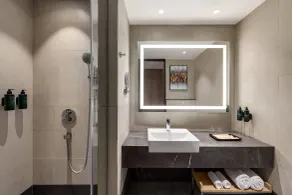 Ramada by Wyndham Sonipat Murthal - Bathroom