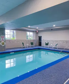 Country Inn & Suites by Radisson, Niagara Falls, ON - Piscine