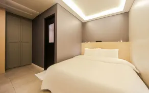Hotel OU - Chambre