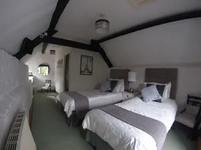 Steps Farmhouse B&B - Room