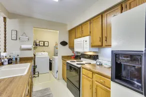 Great for Travel Nurses! Home 4 Mi to Dtwn Troy - Interior