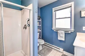 Family-friendly Cottage, Walk to the Beach! - Badrum