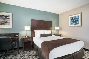 Days Inn & Suites by Wyndham Wausau - Chambre