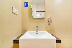 Hotel Kinnera Comforts - Bathroom