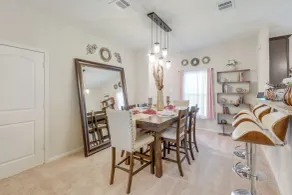 Family-friendly Home in Manor, Near Outdoor Rec - Interiör