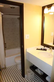 Best Western Plus Emerald Isle Hotel - Salle de bain