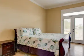 Purple Parrot - 200 Leonora Ct - Rom